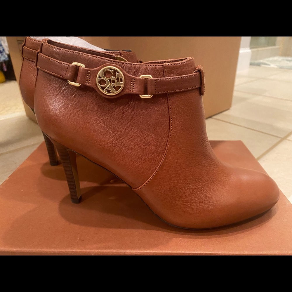 New 8.5 Women’s Coach  Salene Boots